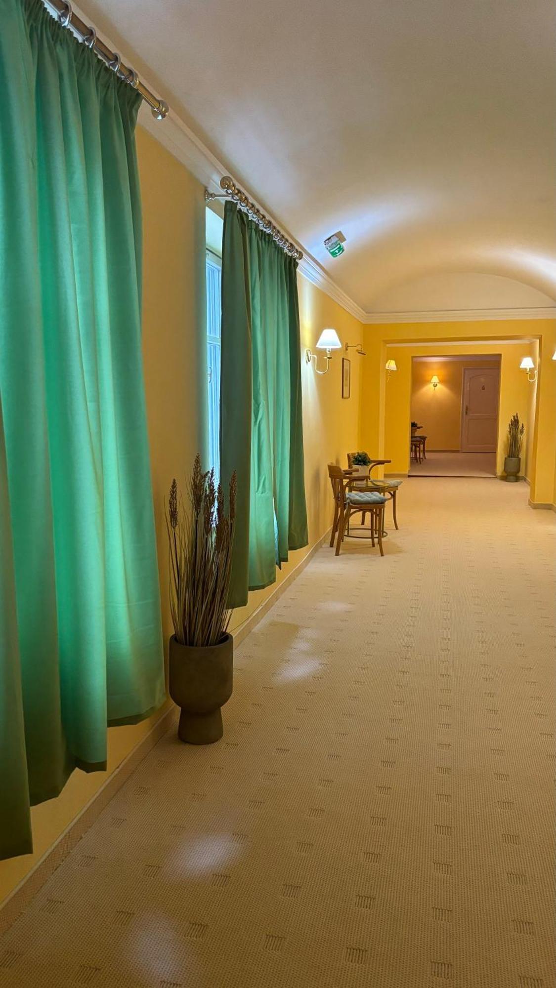 Korona Hotel Nyíregyháza Εξωτερικό φωτογραφία