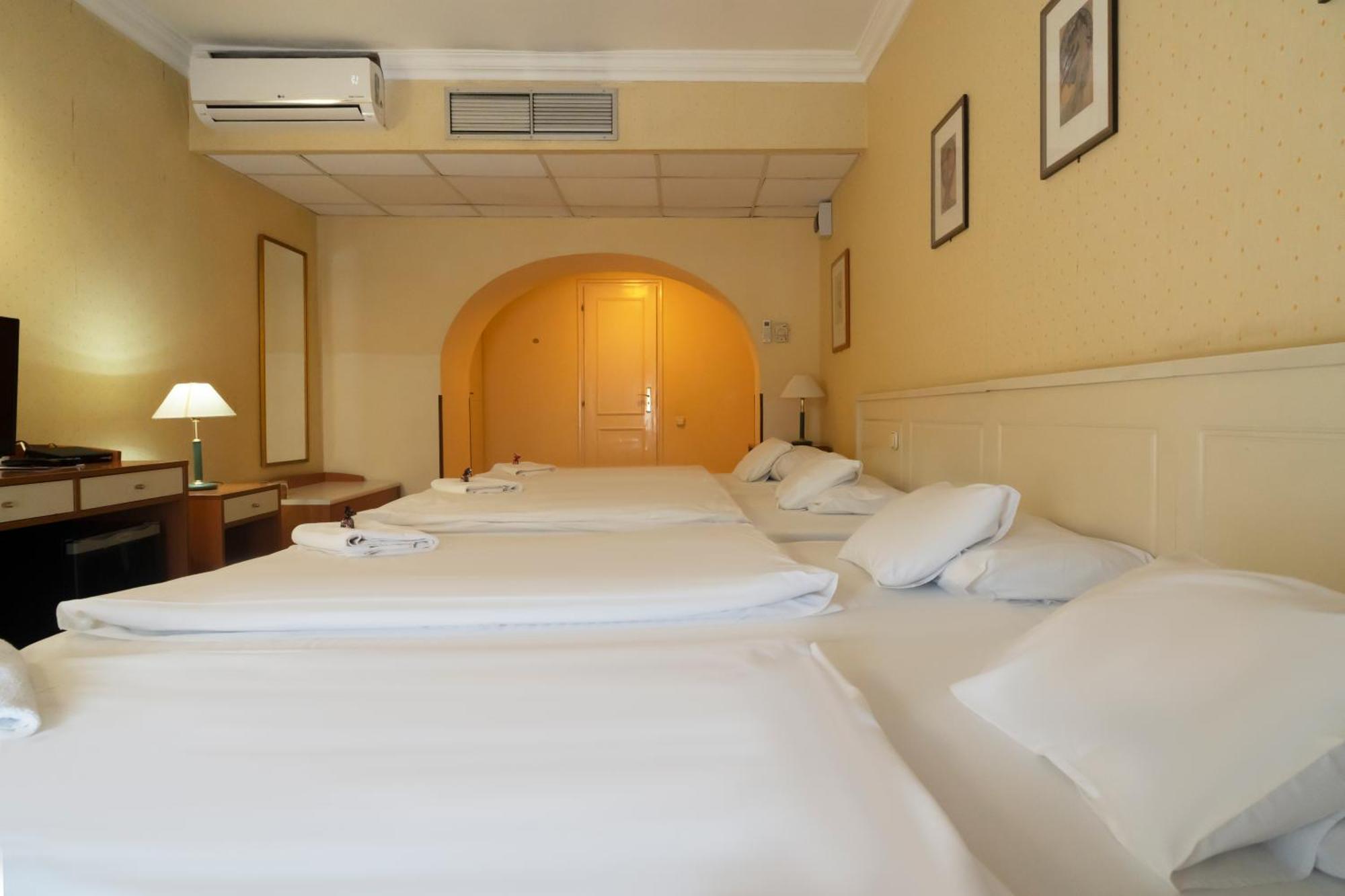 Korona Hotel Nyíregyháza Εξωτερικό φωτογραφία