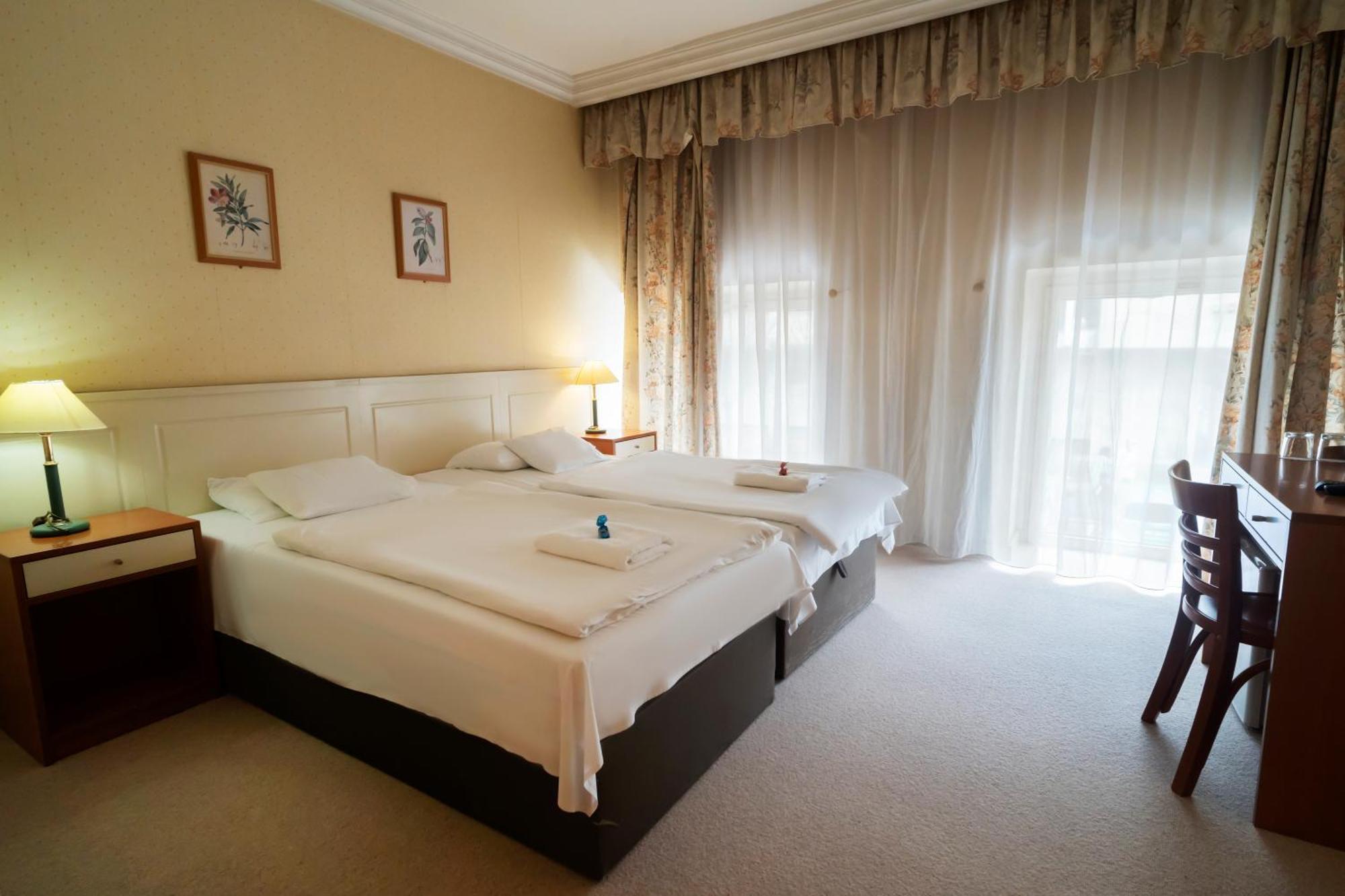 Korona Hotel Nyíregyháza Εξωτερικό φωτογραφία