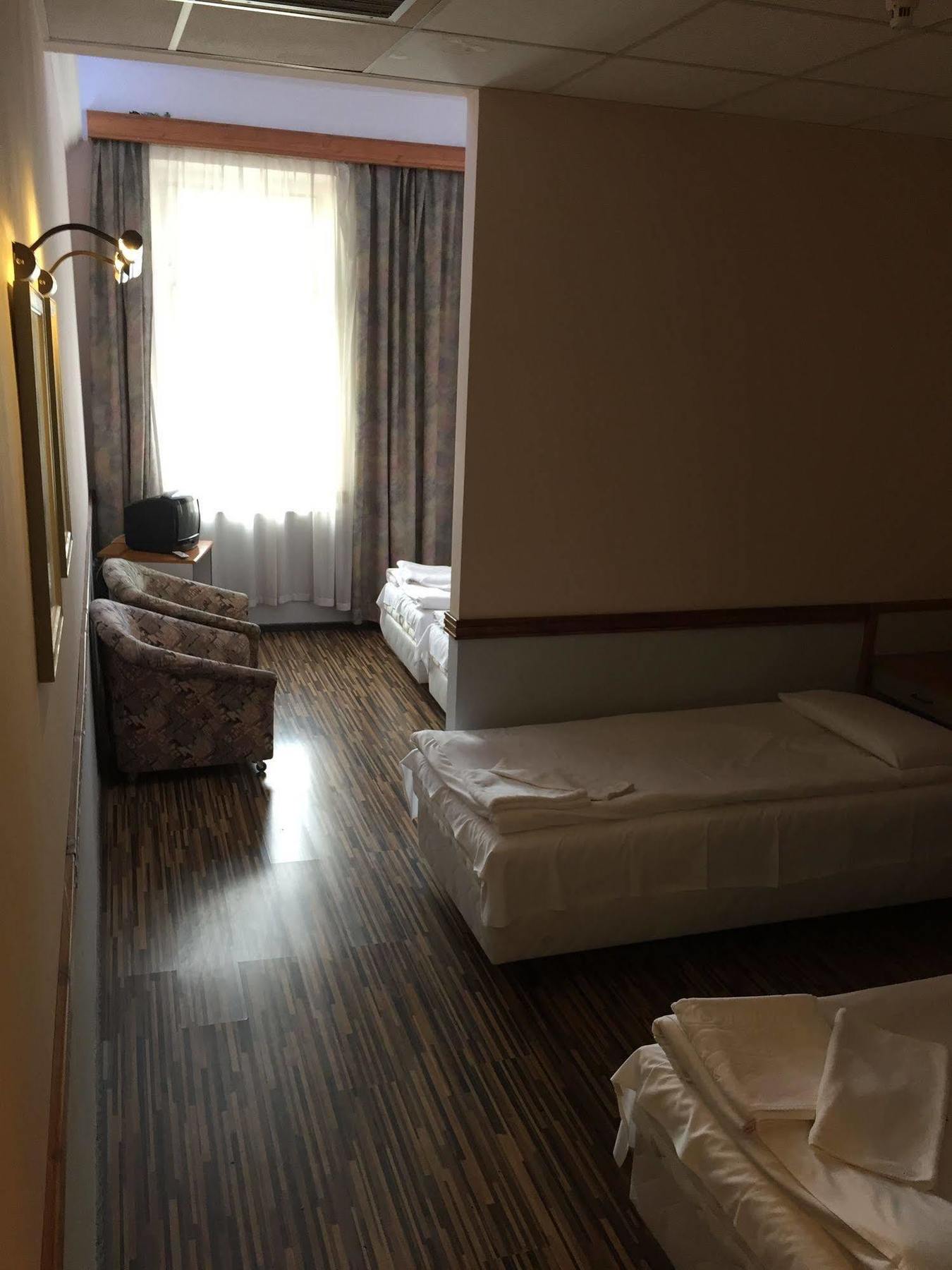Korona Hotel Nyíregyháza Εξωτερικό φωτογραφία