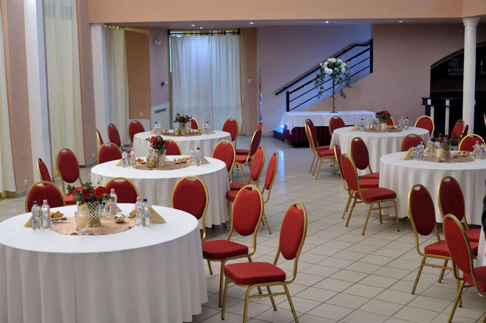 Korona Hotel Nyíregyháza Εξωτερικό φωτογραφία
