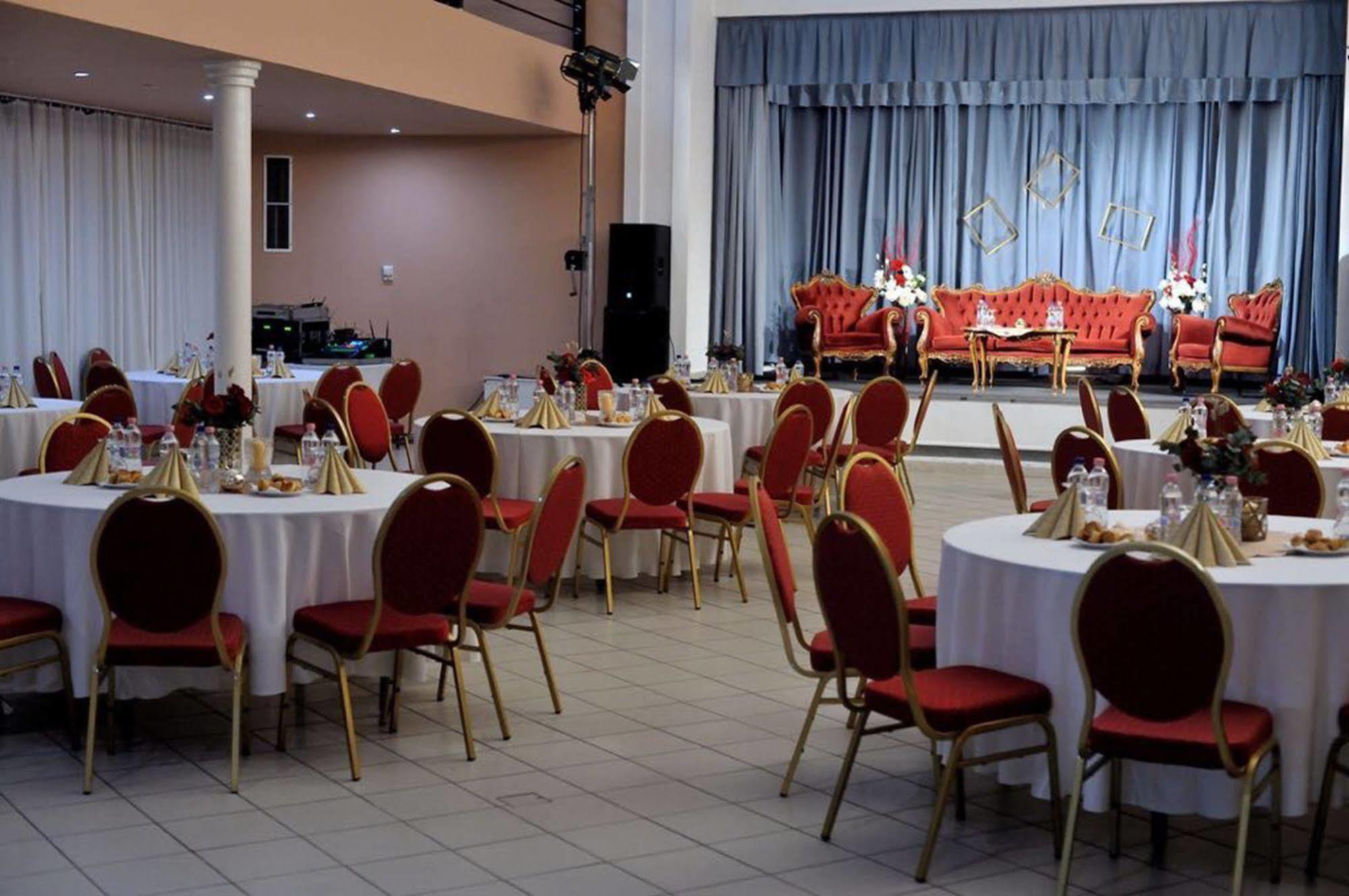Korona Hotel Nyíregyháza Εξωτερικό φωτογραφία