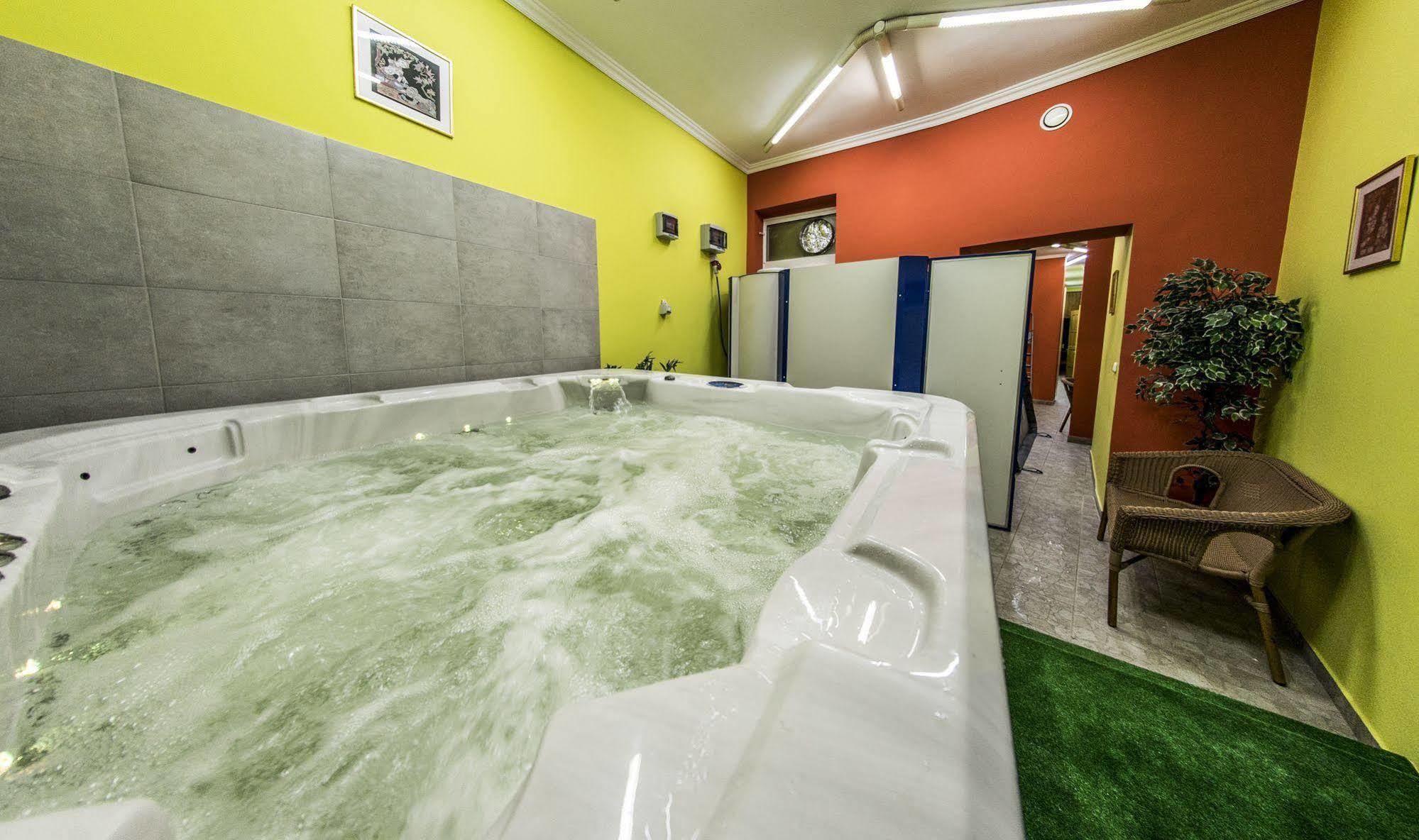 Korona Hotel Nyíregyháza Εξωτερικό φωτογραφία