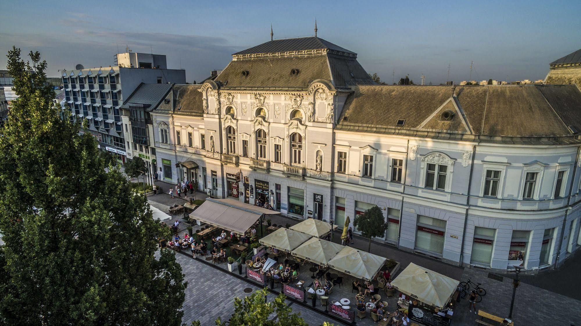 Korona Hotel Nyíregyháza Εξωτερικό φωτογραφία